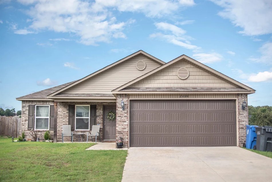 2400 Windy Lane